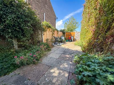 SIDE GARDEN AREA